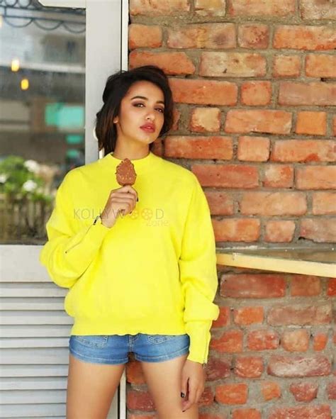 Indian Actress Tejaswi Madivada Sexy Photo Shoot Pictures 12 113699