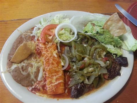 From mexico, right to the shenandoah valley, el paso mexican grille brings you authentic mexican food that will satisfy any size appetite. Dominguez Mexican Food Restaurant - Mexican - El Paso, TX ...