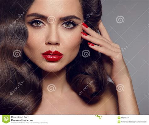 Beauty Makeup Elegant Woman Portrait With Red Lips And Manicured Nails Healthy Wavy Hair Style