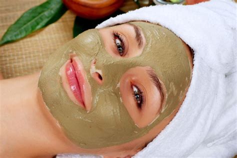 7 Best Homemade Face Masks To Detox Your Skin