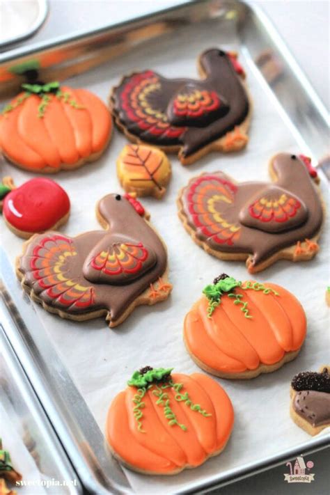 How To Decorate Turkey Cookies With Royal Icing Sweetopia Turkey
