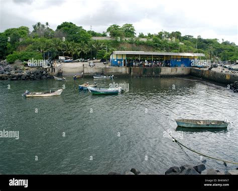 El Salvador Acajutla Port Fishing Stock Photo Alamy