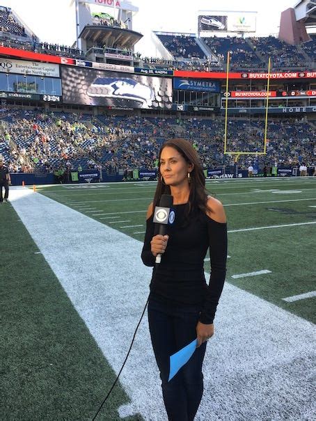 Breaking Barriers With Tracy Wolfson Pocket Medium