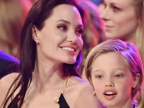 A Sus A Os Shiloh Hija De Angelina Jolie Y Brad Pitt Inicia Tratamiento Para Cambiar De