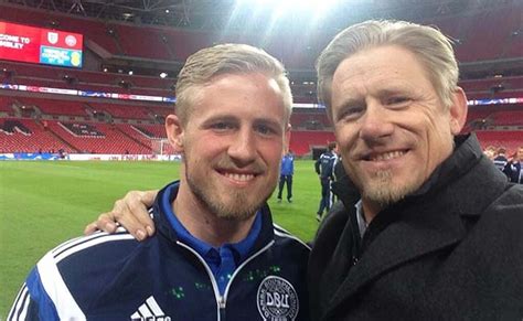 View the player profile of goalkeeper peter schmeichel, including statistics and photos, on the official website of the premier league. Kasper Schmeichel has a message for Newcastle fans | NUFC ...