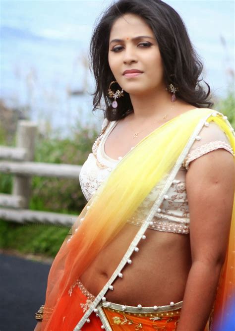 Hot Actress Anjali Low Hip Saree Below Navel Photos South
