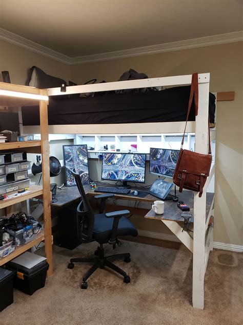 When Your Apartment Is Tiny So Youve Got To Shove Your Battlestation