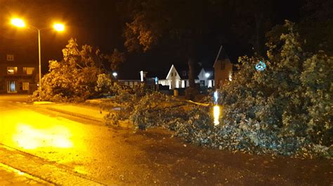 Een onweersbui kan op een aantal manieren ontstaan. Opnieuw zware onweersbuien verwacht in Deurne ...