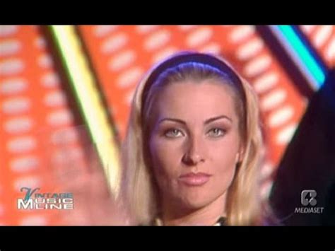 When she woke up late in the morning light. Ace Of Base - All That She Wants (Live) 1993 - YouTube