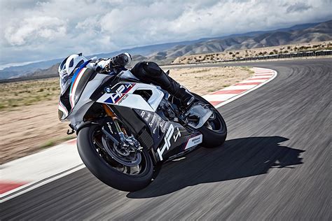 Behold The New 2017 Bmw Hp4 Race Autoevolution