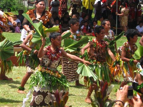 meke a traditional fijian warrior dance photo