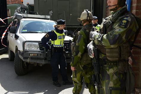 Swedish Police Takes Part In The Swedec Eod Exercise Alongside Military Personnel And Civilian