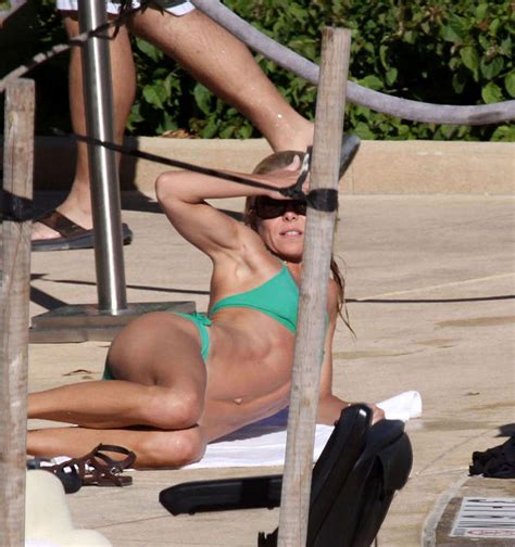 Kelly Ripa Showing Nice Nipples And Sexy Body In Bikini On Beach Porn