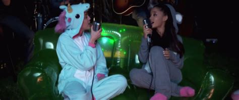 Miley Cyrus And Ariana Grande Cover Dont Dream Its Over In Onesies Abc News