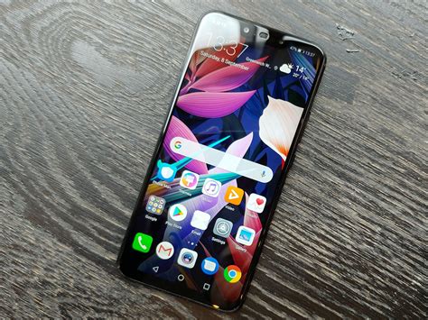 The screen has a resolution of 1080 x 2340 pixels and 409 ppi pixel density. Huawei Mate 20 Lite review | Stuff