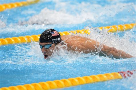 Photo Michael Phelps lors du relais x m quatre nages à l Aquatic Center de Londres le