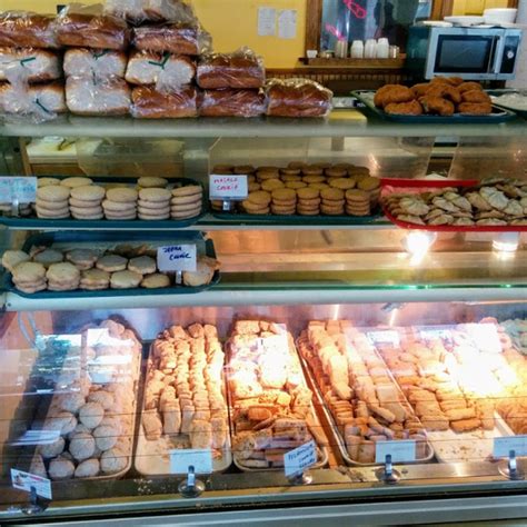 Hot Breads Bakery Shop Cake Shop Breads And Cookies In Woburn Ma