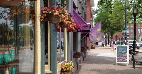 The Most Charming College Town In Maine Is Home To Delicious Dining