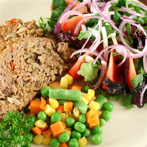 This italian sausage meatloaf is packed with flavor, high in protein, contains a serving of fruits/veggies, and is gluten free. What Are the Sides for a Meatloaf Dinner? | Our Everyday Life