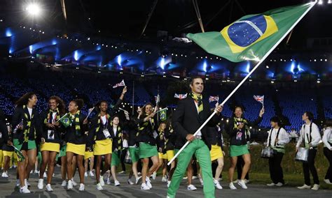 Se le calentó la mano a los brasileños y a base de triples decretaron el encuentro. Abertura das Olimpíadas celebra a história e a música ...
