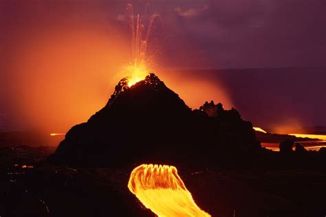 Kilauea O Vulcão Mais Ativo Do Hawaii E O Turismo Local