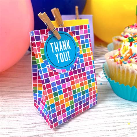 Make Your Own Mini Treat Bags With Your Cricut 100 Directions