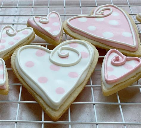 How To Decorate Cookies With Royal Icing 101 Recipe Cookie