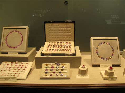 Jewelry News Network Early Reports At Hong Kong Jewelry Fair Moderate