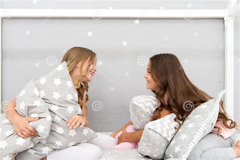 Sleepover Time For Pillow Fight Girls Sleepover Party Ideas Soulmates