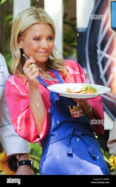 Kelly Ripa Hosts The Live With Regis And Kelly Taping At The Abc