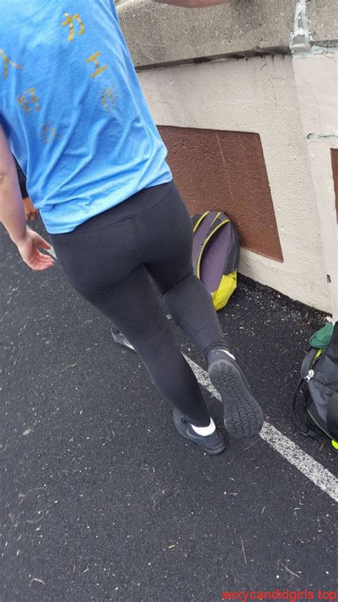 Skinny Teen Booty In Leggings On The Street Sexy Candid Girls