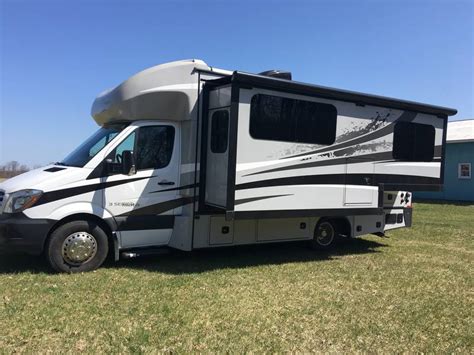 2017 Dynamax Isata 3 24fw Class C Rv For Sale By Owner In Croswell