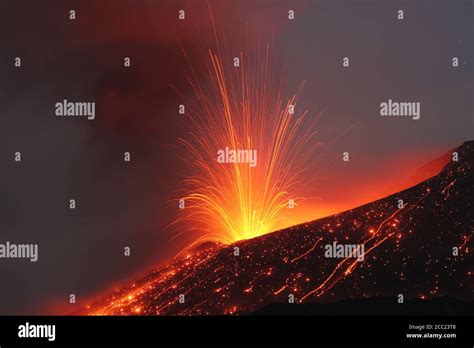 Indonesia Anak Krakatau Volcanic Eruption Stock Photo Alamy