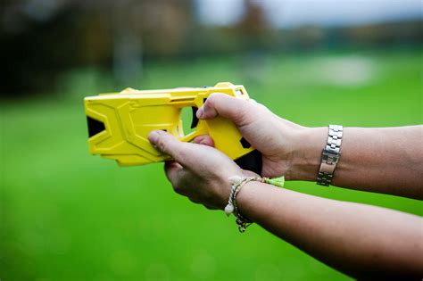 Hampshire Police Federation Supports Bidding To Equip More Officers With Taser
