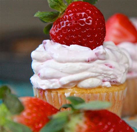 Easy Strawberry Shortcake Cupcakes Recipe