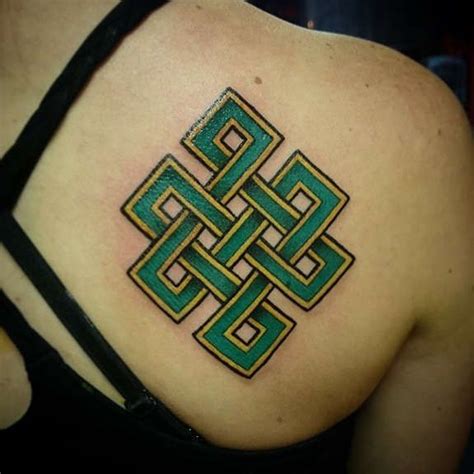 18 Trinity Knot Tattoos With Special Meanings Irish Tattoos Celtic