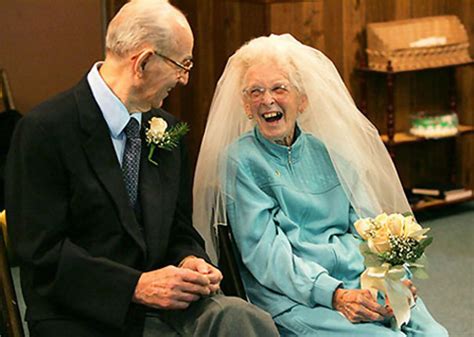 16 Elderly Couple Wedding Photos Proving Youre Never Too Late To Find The One Bored Panda