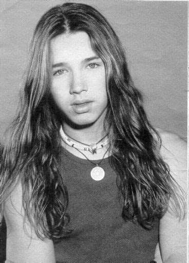 Gil ofarim from zoo army back when he was solo with the long hair thing going. Gil Ofarim | Rocker, Singer songwriter, Lange haare