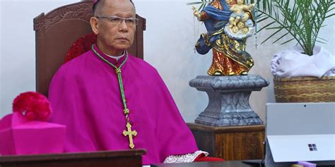 ‘be Humble Help Poor Pope Tells Cardinal Advincula Cbcpnews