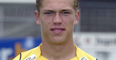 Ten eerste hebben veel teams, en zelfs spelers, gewacht op het einde van de grote. Voormalig STVV-speler Kristof Delorge op amper 35-jarige ...