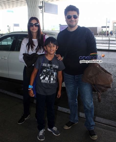 Sonali Bendre With Husband And Son Leaves For Vacations In London Photos Filmibeat