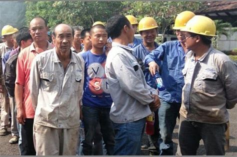 Di malaysia, ada sekitar 2,1 juta pekerja asing berizin. Warga Bengkulu Rekam Aktivitas Pekerja Asing Ilegal di ...