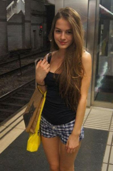 Hot Girls That Prove Short Shorts Are The Best Kind Of Shorts Pics