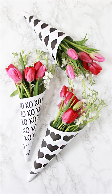 A Bubbly Life Diy Valentine Free Printable Flower Bouquets