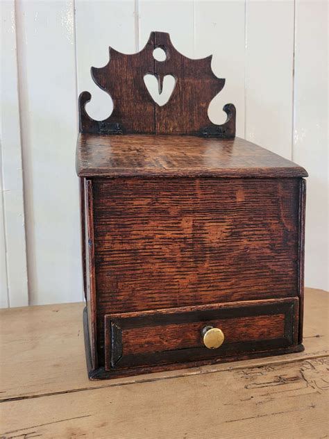 18th Century Oak Candle Box In Antique Treen