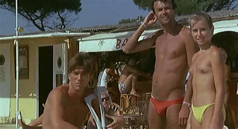 St Phanie Billat Desnuda En Deux Enfoir S Saint Tropez Free Download Nude Photo Gallery