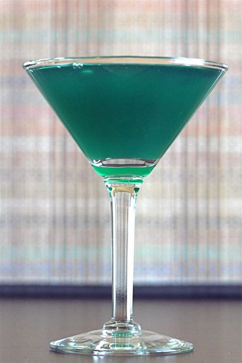 Makes 30ml, all flavorings are club house. Seaweed Cocktail Recipe | Drinks alcohol recipes, Malibu ...