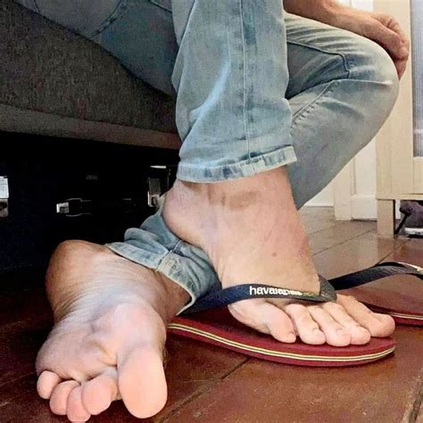 Walters Feet In 2020 Barefoot Men Male Feet Men
