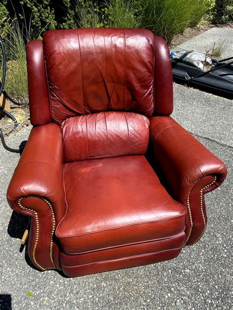 Layzboy La Z Boy Lazy Boy Leather Recliner Rocking Chair Oak Bay Victoria