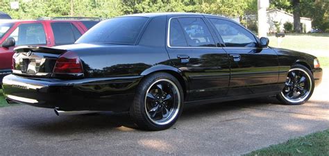 Pics Of Crown Vic With 20s Tires And Wheels